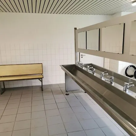 Appartement 3-4 Bett Zimmer Mit Gemeinschaftsbad44
