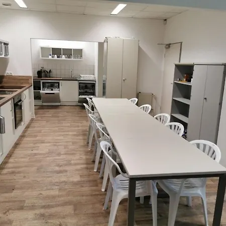 3-4 Bett Zimmer Mit Gemeinschaftsbad44 Appartement